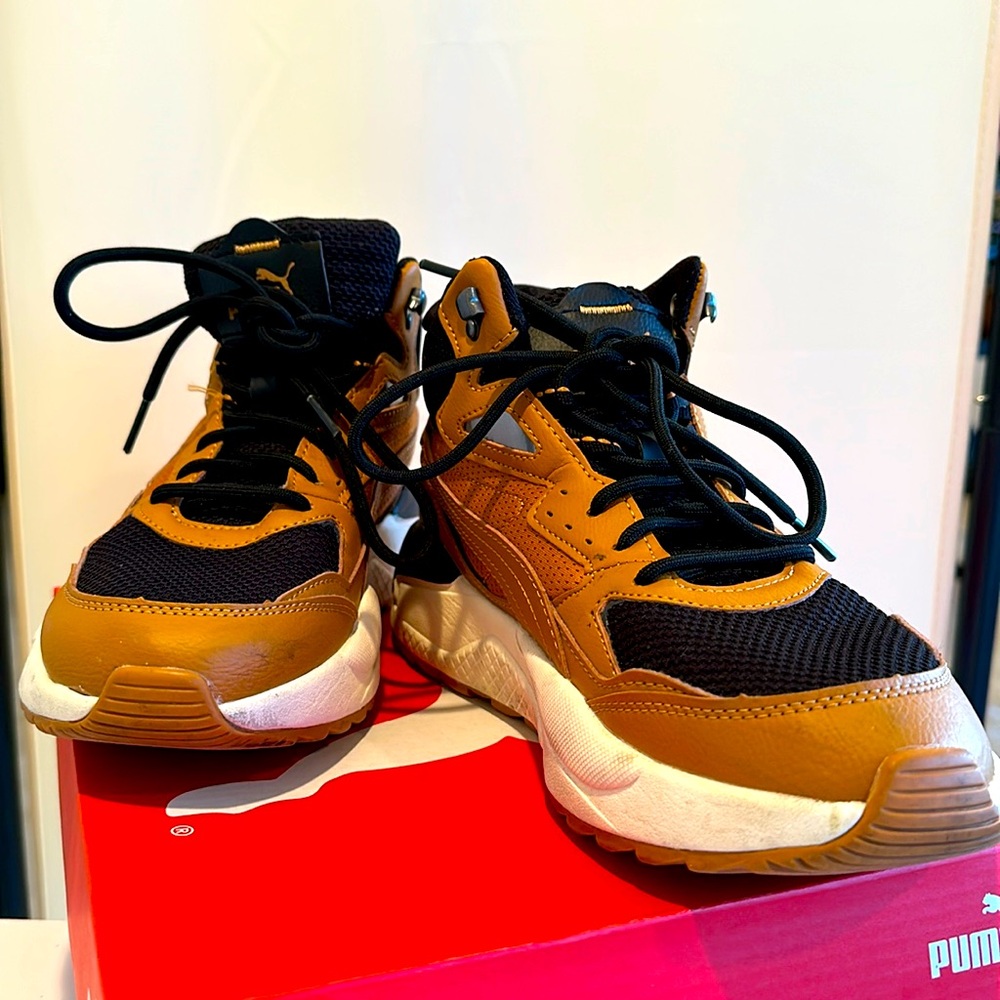 Puma X-Ray Soft Foam, size 9 1/2 (feels more like 8/12 / 9).